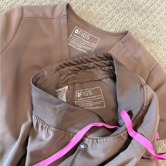 Women's Smokey Taupe Top and Bottom set XXSP - Picture 3 of 5